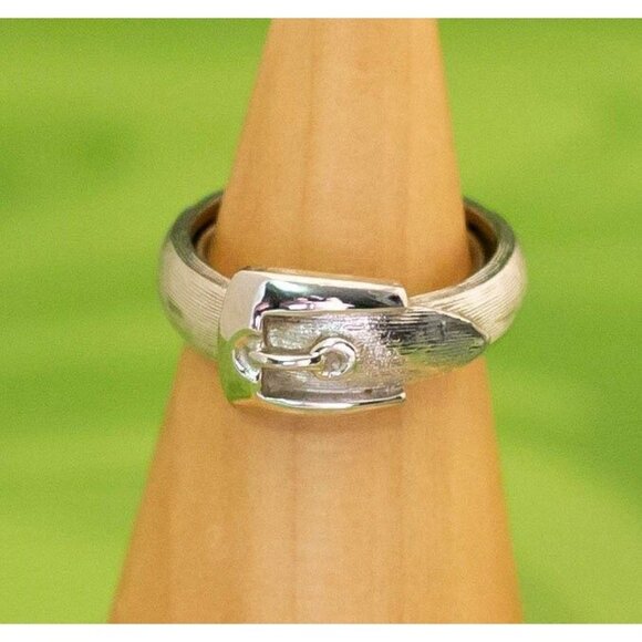 Vintage Silver Tone Buckle Style Ring Size 5 by Avon - W9 - Picture 1 of 3